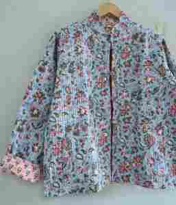 Abrigo de invierno acolchado con estampado Floral de bloque de estilo bohemio azul claro para mujer, Chaqueta de algodón de manga larga hecha a mano, regalo perfecto para ella - Product Image 3