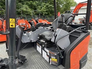 Utilisé pour les KX030-4 de Kubota Mini Wheel Excavator Core Components, y compris la pompe à moteur et la boîte de vitesses - Product Image 5