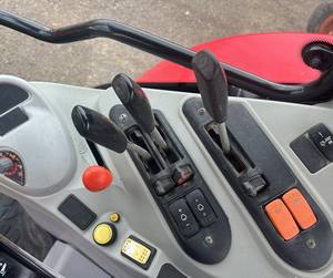 Tractor Massey Ferguson 6475 con tracción 4x4, motor Perkins, usado, para uso agrícola, disponible para la venta. - Product Image 6