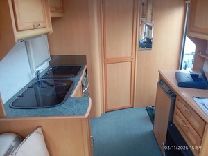 Compre Remolque Caravana para Viajes Familiares, Remolques Camper 4x4 para 4-6 Personas, Remolque Camper Plegable, Personalización de Fábrica, Remolque Todoterreno para Campamento - Product Image 4