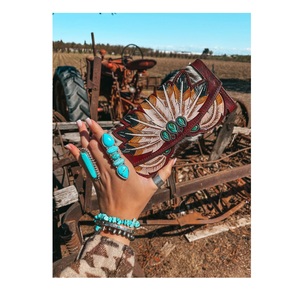 Nueva Llegada DE LA Pluma Mano Tooled Fur Leather Western Wallet Cartera de Cuero de Alta Calidad Herramientas de Mano Bolsa de Mensajero al Mejor Precio - Product Image 1