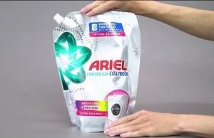 Ariel Détergent liquide Parfum Lotus et Jasmin, Solidité des couleurs pour machine à laver à chargement frontal 1.55kg x 4 sacs Vietnam - Product Image 2