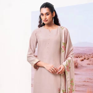 Catalogue Salwar Kameez en jacquard de soie viscose de qualité supérieure pour les fêtes indiennes et pakistanaises au prix de gros - Product Image 1