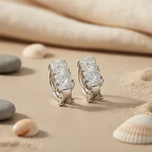 Deslumbrantes Pendientes de Cristal Plateado para Mujer con Circonita Cúbica, Elegante Accesorio de Joyería - Product Image 3