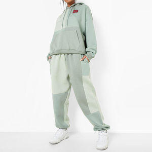 Sweat-shirt à capuche surdimensionné pour femmes avec logo personnalisé nouveauté crop top à manches longues vêtements de rue pour l'hiver - Product Image 4