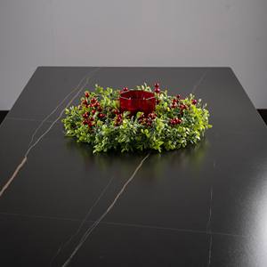 Guirnalda/Corona Navideña Tradicional Sintética de 180 cm para Colgar en la Pared Interior, con Hojas Verdes y Bayas Rojas - Product Image 4