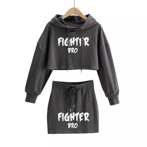 Conjunto de sudaderas recortadas de talla grande para mujer, conjunto de 2 piezas, fabricación de apliques desgastados de peso pesado, sudaderas con capucha y pantalones cortos - Product Image 1