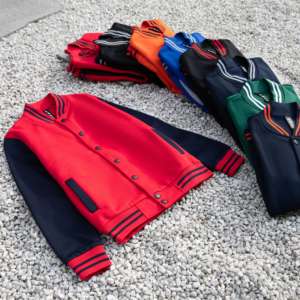 Chaqueta Urbana Flexible de Alta Calidad para Hombre, Estilo Metro, Corte Regular, Prenda Esencial para el Día a Día - Product Image 3