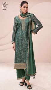 Chinon imprimé numérique de qualité supérieure à la demande avec fabricant de costume Salwar brodé d'Inde - Product Image 4