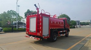 DongFeng 4x2 8Cbm 10Cbm 10Cbm Nettoyage des rues Réservoir d'eau sanitaire municipal Camion pulvérisateur d'eau d'incendie - Product Image 5