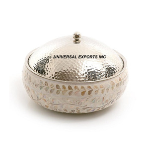 Casserole en métal de haute qualité, excellente qualité, fabrication artisanale, forme ronde, vaisselle design, chauffe-plat en métal. - Product Image 4