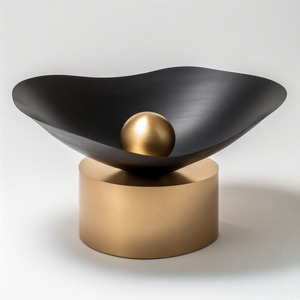 Bol de luxe RegalAura Design Impérial Majesty Bol de service en émail à la feuille d'or royal fabriqué à la main Symbole du luxe et de la grâce intemporels - Product Image 1