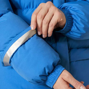 Parka matelassée Aurora pour femme de qualité supérieure, ultra bleue, OEM, avec capuche ajustable à cordon et rembourrage matelassé, veste d'hiver pour femme - Product Image 5