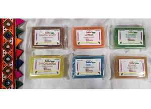 Apaisez votre corps et votre esprit avec un savon de bain rafraîchissant à la menthe qui réveille les sens et laisse la peau propre de l'Inde - Product Image 2