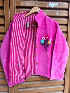 Chaqueta de terciopelo Suzani hecha a mano, abrigo floral bordado, chaquetas de terciopelo de colores para unisex. - Product Image 4