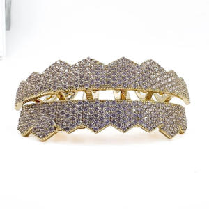 ตะแกรงทองฮิปฮอปปิ้งย่างฟันเพชรเม็ดเดี่ยว CZ CZ ปลายด้านบนของฟันแวมไพร์เขี้ยววิบวับเครื่องประดับปาก - Product Image 4