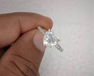 Bague de fiançailles et de mariage en moissanite pour femmes, 2 ct, coupe cœur, bague en or blanc massif 14 carats, cadeau de la Saint-Valentin, bijoux fins - Product Image 3