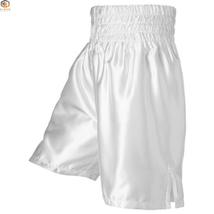 Shorts de boxe personnalisés en or unisexe, coupe ajustée, logo imprimé numériquement sur le devant, vêtements d'arts martiaux pour adultes, 100% polyester, légers et à séchage rapide - Product Image 2