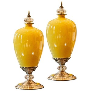 Vase de table contemporain élégant en métal Pièce décorative murale de sol moderne et polyvalente pour la maison ou le bureau - Product Image 1