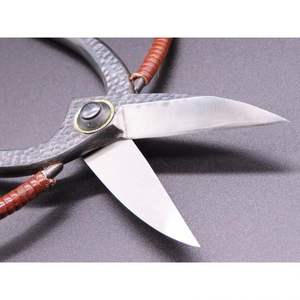 Tijeras de Jardinería de Grado Industrial Okubo Chi Fujimaki con Mango de Ratán, Potencia Manual, Modelo S-51 de 180 mm - Product Image 3