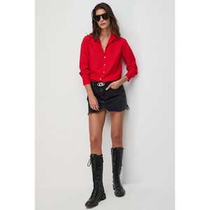 เสื้อเชิ้ตพื้นฐานคอปกหลายชั้นแบบลำลองพร้อมโลโก้ด้านหน้า - Product Image 5