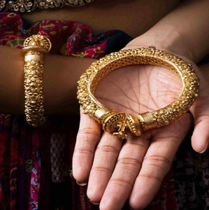 Brazaletes de latón de lujo para mujer, joyería de moda hecha a mano única, juego de brazaletes chapados en oro clásico para ocasiones especiales - Product Image 3