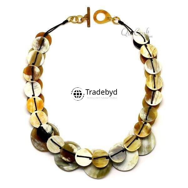 Available in different colore