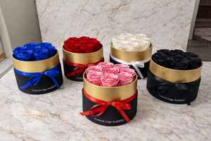 กล่องดอกกุหลาบอมตะทรงกลมสีชมพู Glamour Boutique ดอกไม้คงทนนาน 3-5 ปี ของขวัญวันวาเลนไทน์สำหรับเธอ - Product Image 4