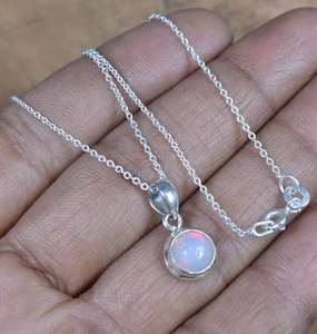 Collier pendentif vintage en opale éthiopienne pour fiançailles, mariage, fête, fait à la main, ovale 12x16mm, serti en argent sterling rhodié - Product Image 4