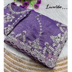 Vêtements de mode indiens traditionnels Saree en tissu de qualité supérieure pour les mariages et les événements ethniques du fournisseur indien au meilleur prix - Product Image 1