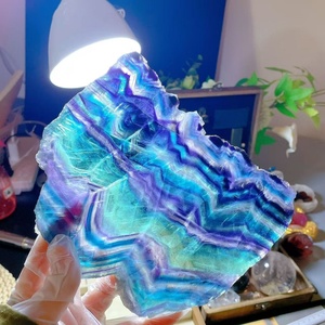 Vente en gros de tranches de fluorite arc-en-ciel naturelle polies, fluorite colorée à bandes, et dalles brutes de cristal de quartz pour la décoration - Product Image 1
