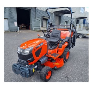 Tondeuse autoportée diesel compacte Kubota G231 fiable pour jardin, ferme, parc et aménagement paysager professionnel - Product Image 1