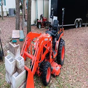 Tracteur agricole miniature Kubota B2320 40HP avec boîte de vitesses, accessoires et roulement de tracteur à roues, pompe principale incluse - Product Image 4