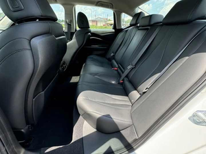 Acura TLX SUV 2024 d'occasion, traction avant, moteur 4L, boîte manuelle/automatique, sièges en cuir, écran tactile, caméra de recul, émissions Euro IV, phares au xénon - Product Image 4