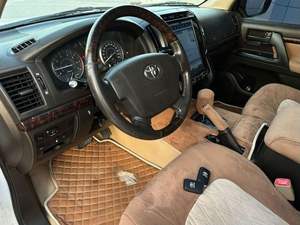 Oferta con Descuento: Toyota Land Cruiser 2010 Usada con Bajo Kilometraje - Product Image 4