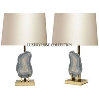 Lampadaires LED minimalistes avec un design moderne et élégant pour les intérieurs de maison contemporains et des solutions d'éclairage d'ambiance élégantes