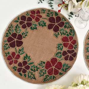 Napperon perlé Chargeur rond fait à la main pour salle à manger de luxe et décor de vacances Pièce unique perlé à la main, napperon, pendaison de crémaillère - Product Image 1