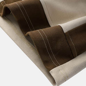 Venta al por mayor de pantalones cortos para hombre con decoración Vintage transpirable tela ligera cintura elástica-para gimnasio correr y relajación en casa - Product Image 6