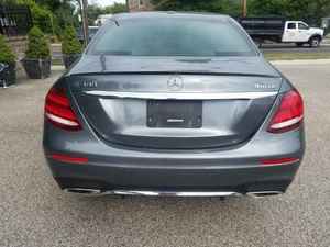 Nuevo MERCEDES BENZ E300 AMG TUBOR 2022 con Cámara Trasera 360, Capacidad de Carga 31-40T, Emisión Diésel/GAS, Automático - Product Image 4