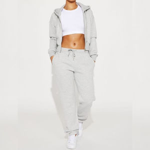 Ensemble de survêtement pour femme en molleton épais respirant décontracté à capuche deux pièces avec fermeture éclair et logo personnalisé à manches longues - Product Image 3