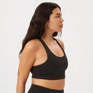 Soutien-gorge de sport pour femmes, haute performance, yoga, gym, logo personnalisé sur le devant, bretelles convertibles, respirant, sans couture, fabriqué au Pakistan - Product Image 4