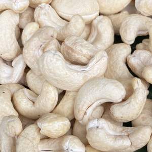 Venta caliente 2025 Anacardos tostados y embalaje Santigo en Vietnam W320 Calidad Premium listo para enviar - Product Image 1