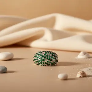 Anillo de Cóctel de Plata con Incrustaciones de Piedras Preciosas Verdes Glamorosas para Mujer - Product Image 3