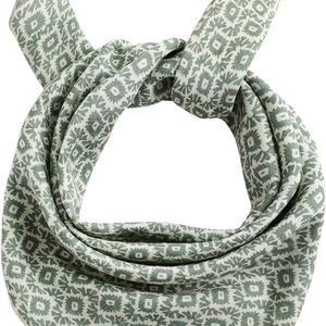 ผ้าพันคอผ้าฝ้าย 100% พิมพ์ลายสีสันสดใส แฟชั่น ทันสมัย ใช้ได้หลากหลายรูปแบบ สำหรับผู้หญิง เหมาะสำหรับงานต่างๆ - Product Image 1