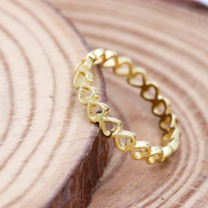 Comprar anillo de banda de joyería de uso diario hecho a mano en forma de corazón chapado en oro amarillo de Plata de Ley 925 para mujer al por mayor - Product Image 1