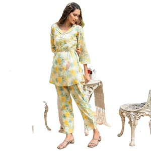 Ensemble de coordinations en coton de qualité supérieure avec impression numérique et vêtements indiens et pakistanais de travail manuel à vendre en ligne - Product Image 1