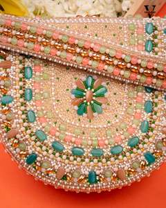 Pochette de soirée élégante en cristal demi-lune pour femmes, sac à main de soirée - Vente en gros en provenance d'Inde - Product Image 2