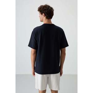 Camiseta Básica de Hombre, Corte Holgado, Color Azul Marino, Tejido Waffle Interlock Texturizado, 100% Algodón-88380 - Product Image 2