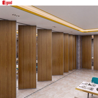 Cloison de séparation de pièce en bois sur mesure avec panneaux coulissants pour bureau commercial, système de cloisonnement insonorisé, indice acoustique élevé