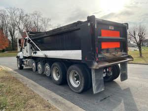 LISTO PARA CONDUCIR - USADO, VOLANTE A LA IZQUIERDA |   CONDUCCIÓN DERECHA |   Camión Volquete FREIGHTLINERRRSS 114SD 5 EJES 2022 - Product Image 4